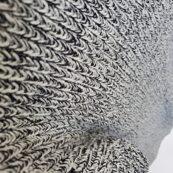 NWT Guess Sweater Lace Up details Size Small - Picture 13 of 15